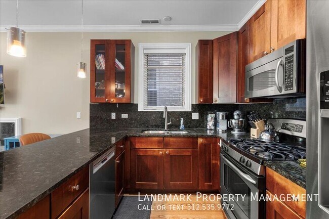 Foto del edificio - 1024 N Hermitage Ave