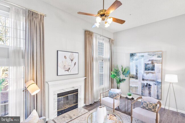 Foto del edificio - 7820 Somerset Ct