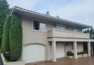 Building Photo - 5460 Hyada Blvd NE