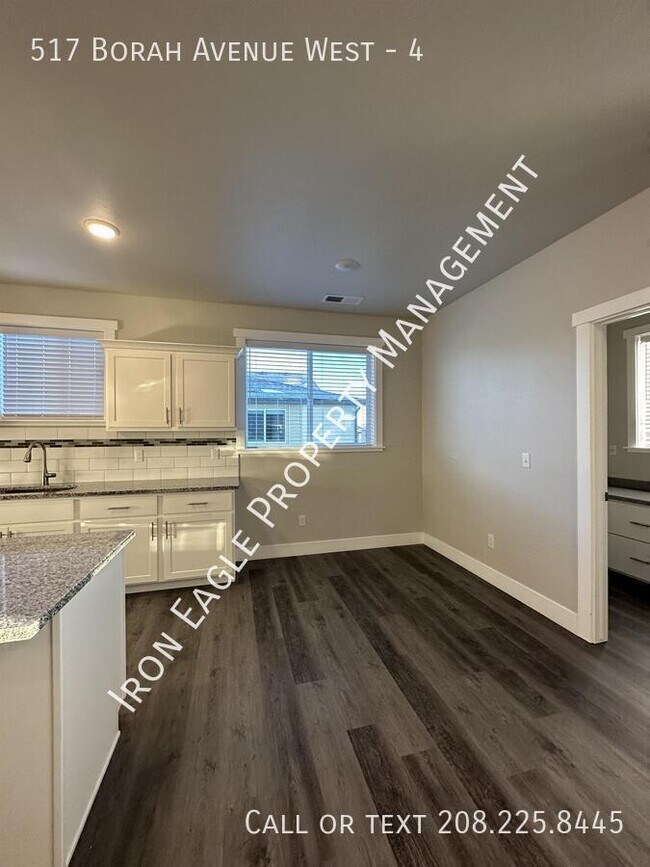 Foto del edificio - 517 Borah Ave W