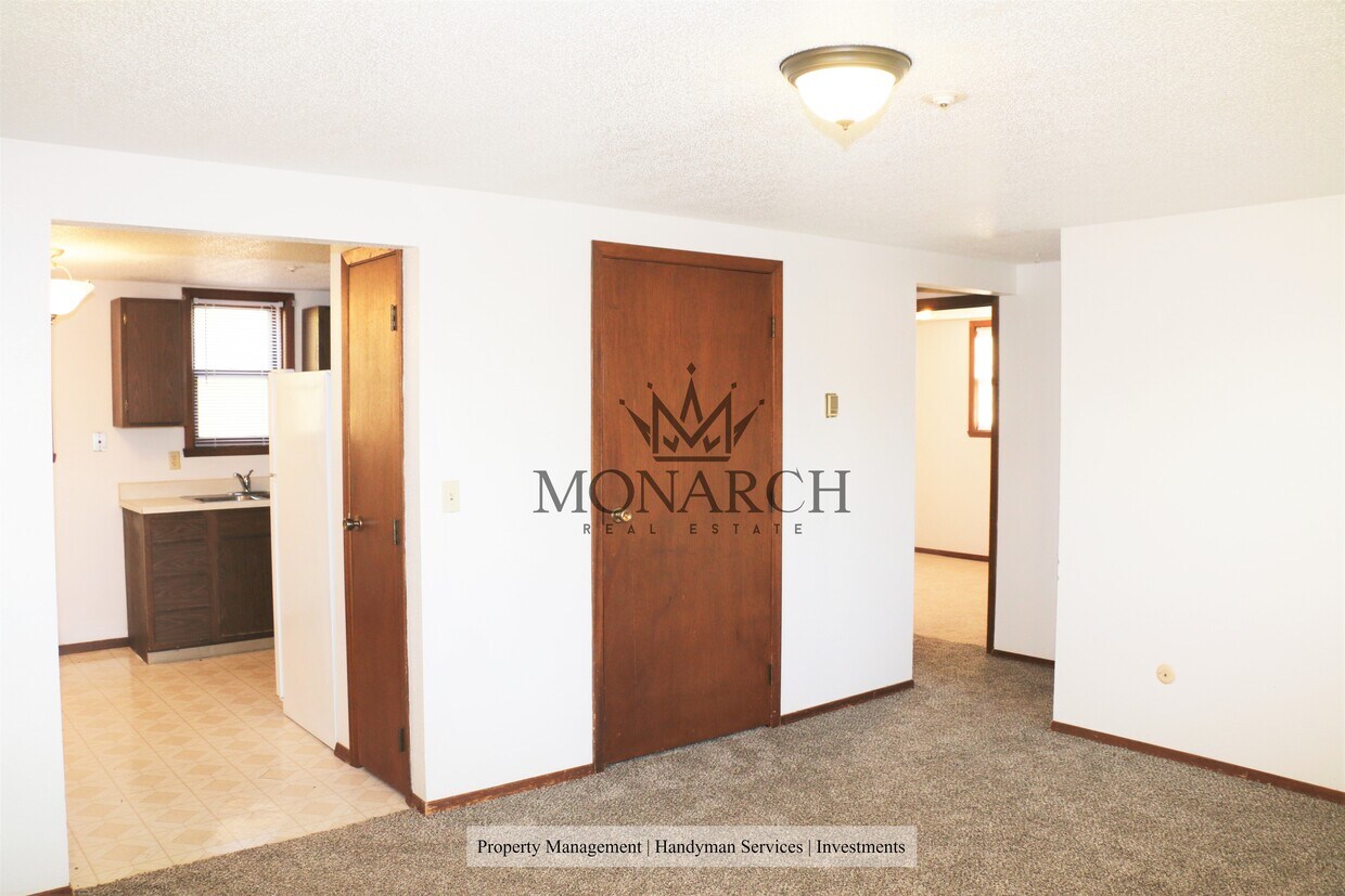 Primary Photo - 1700 W 44th St