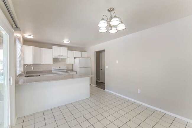 Foto del edificio - 2854 S Mobile St