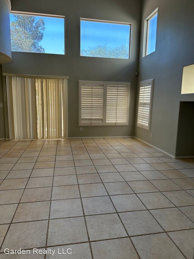 Building Photo - 3 br, 2.5 bath House - 10135 Flagstaff But...