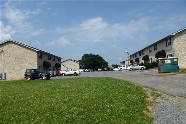 Building Photo - The Village at Tweetsie Trail