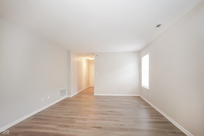 Foto del edificio - 5605 Dollar Forge Dr