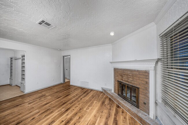 Building Photo - 4605 SE Caber Cir