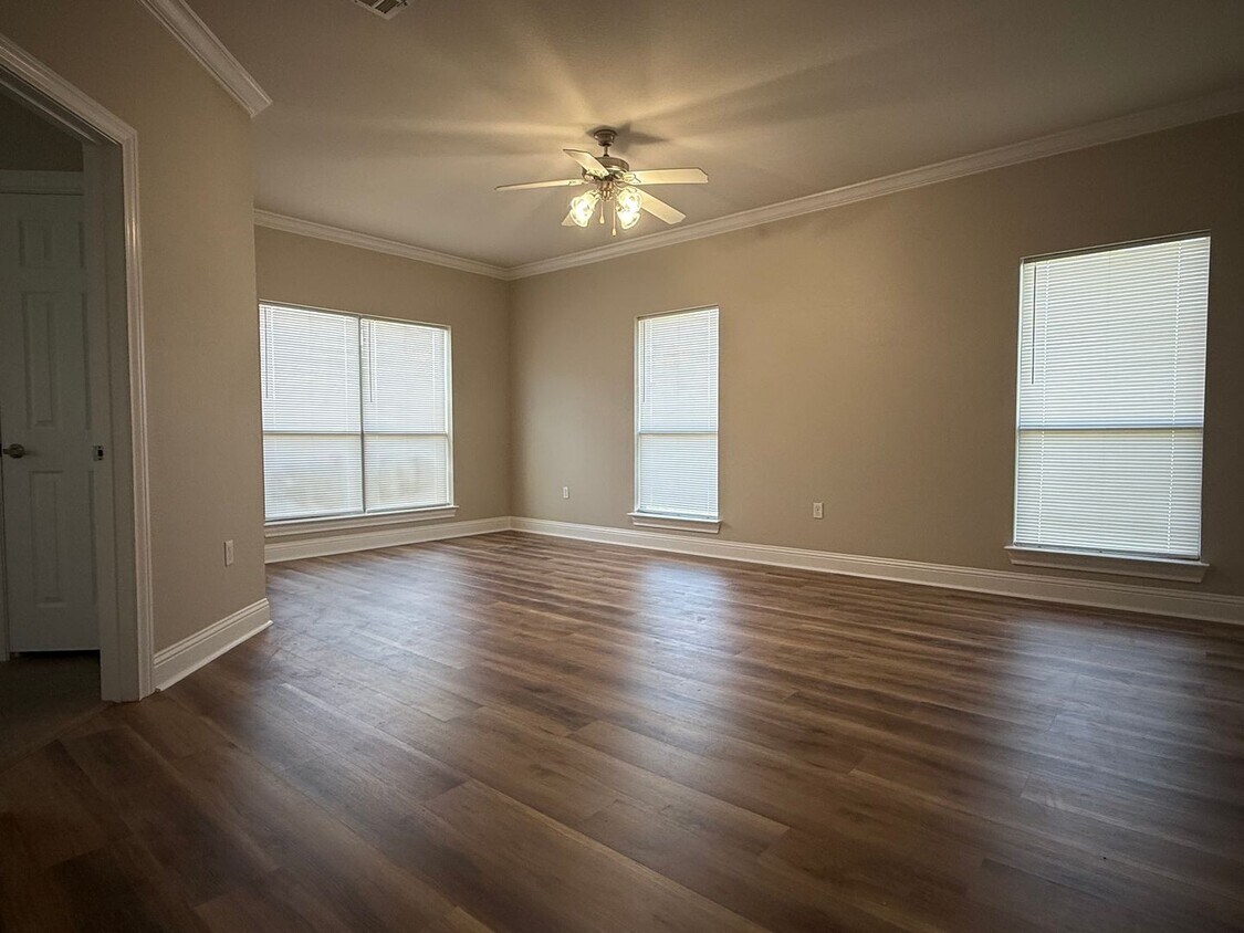 Foto del edificio - 41206 Colonial Dr