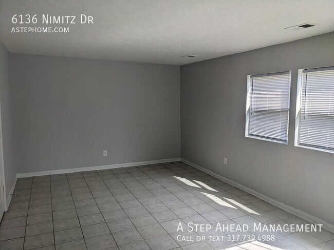 Foto del edificio - 6136 Nimitz Dr