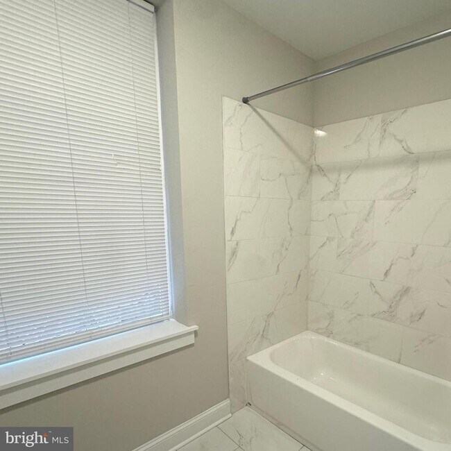 Building Photo - 3857 N Broad St