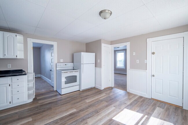 Kitchen - 9 Mulberry St