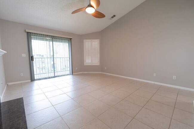 Building Photo - Beautiful Ocean Links Condo!