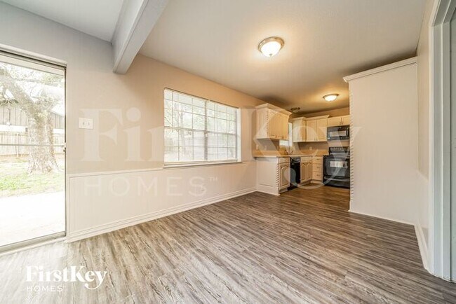 Building Photo - 204 East Lanett Drive