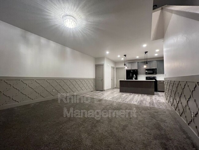 Foto del edificio - 253 E Brigham Ln