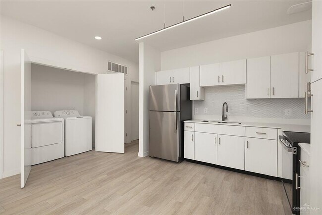 Building Photo - 18 N Ware Rd