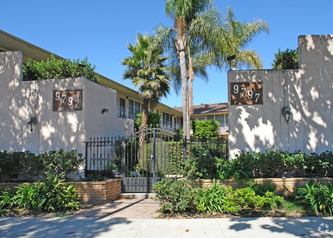 Building Photo - 9797 National Blvd