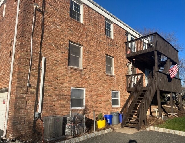 Building Photo - 31 Morgan Ln