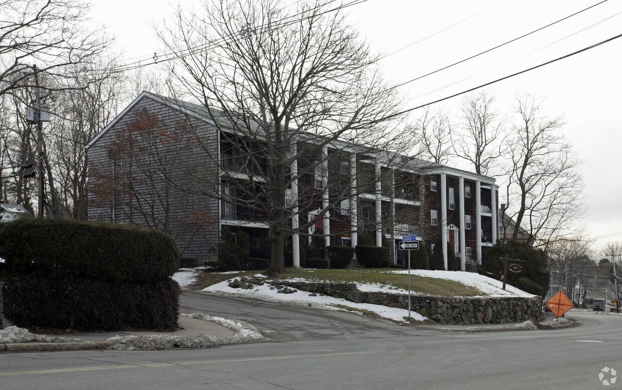 Primary Photo - 62-64 Maple St
