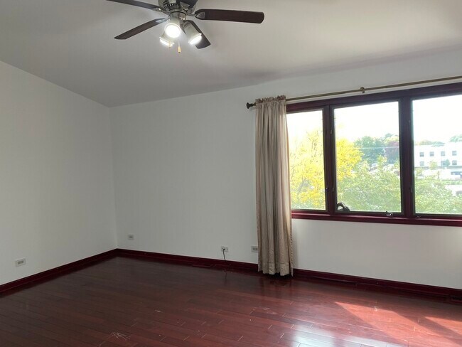 Foto del edificio - 901 W Essex Pl