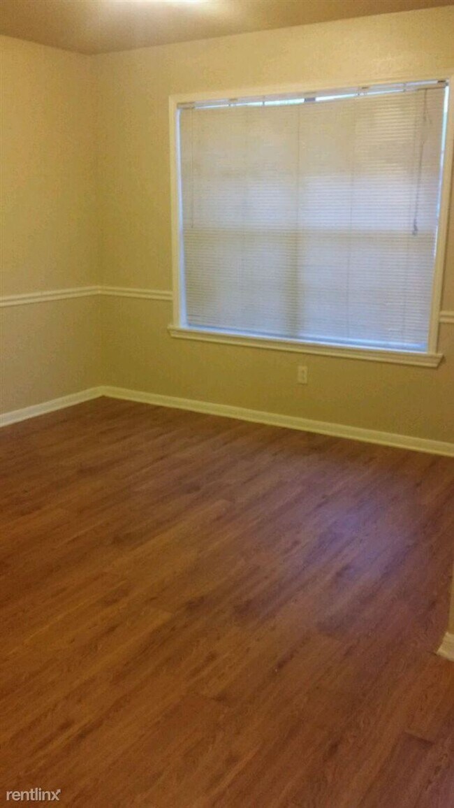 Building Photo - 3 br, 2 bath Duplex - 1716 Rock Hollow Loop