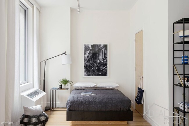 Foto del edificio - 325 Kent Ave
