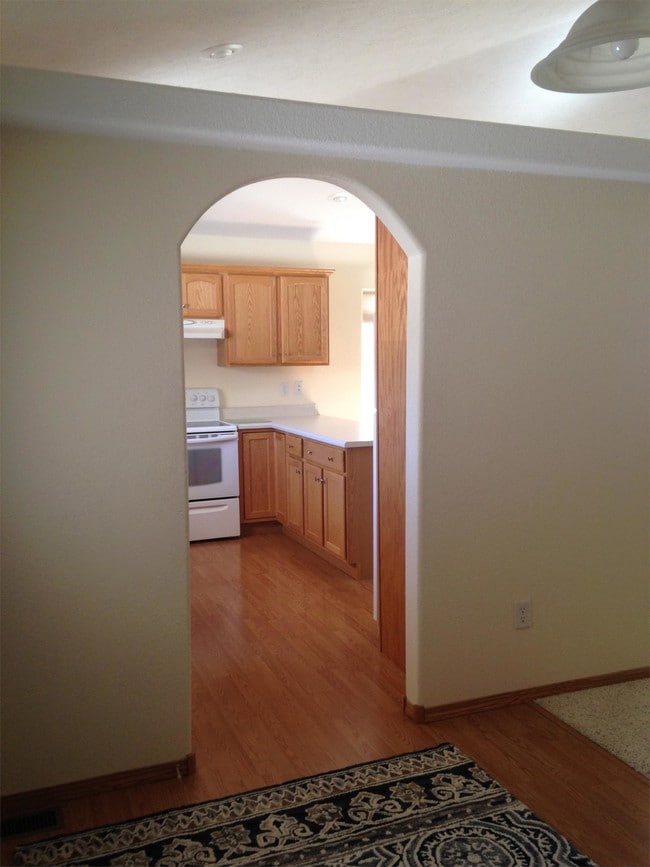 Building Photo - 4121 Park Dr