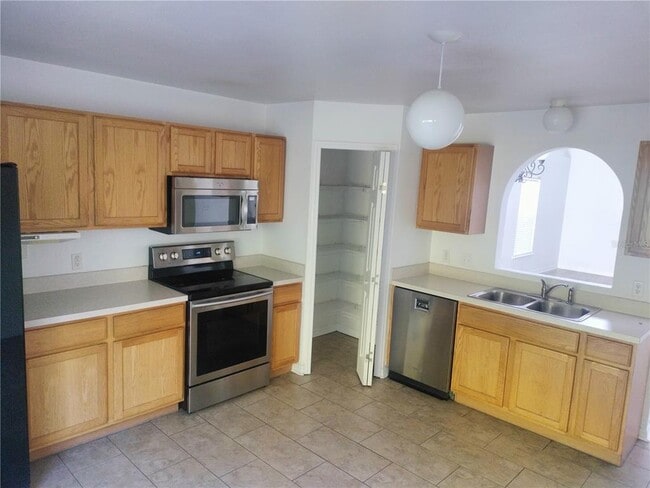 Building Photo - 1465 Country Chase Dr