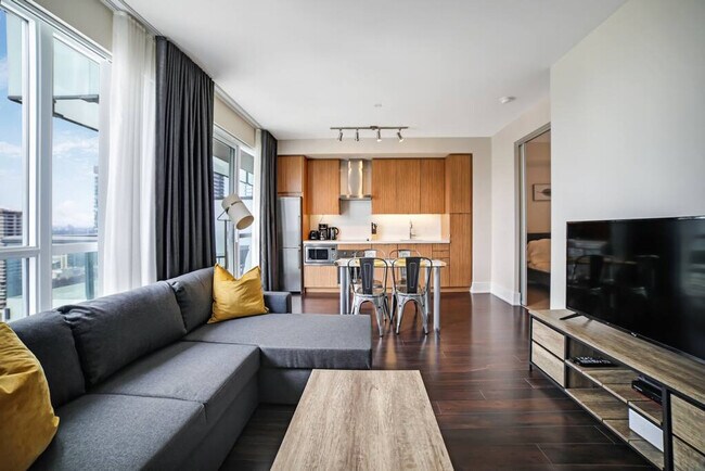 Photo du bâtiment - 320 Front St W