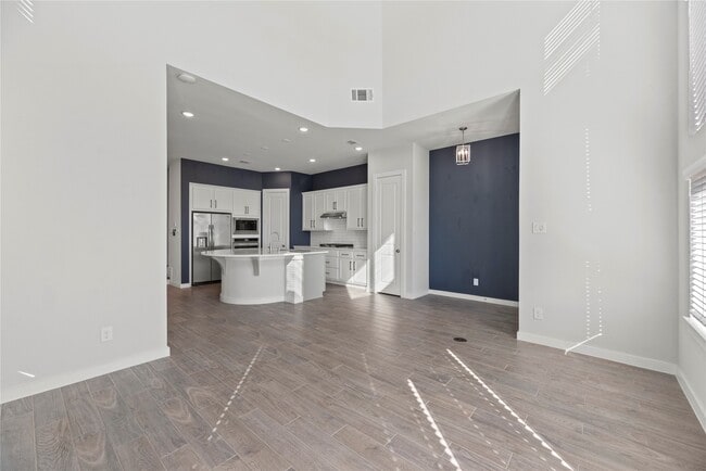 Foto del edificio - 16647 Bristol Steel Ln