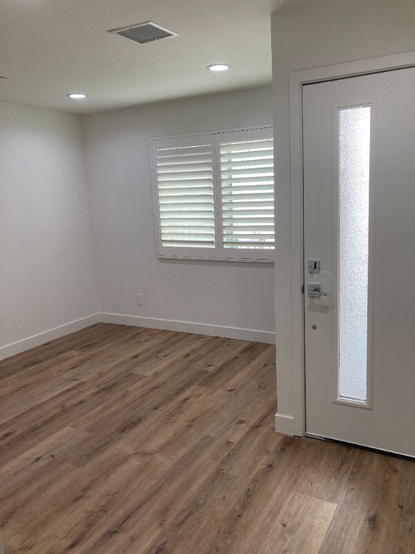 Building Photo - 648 Serrano Ave