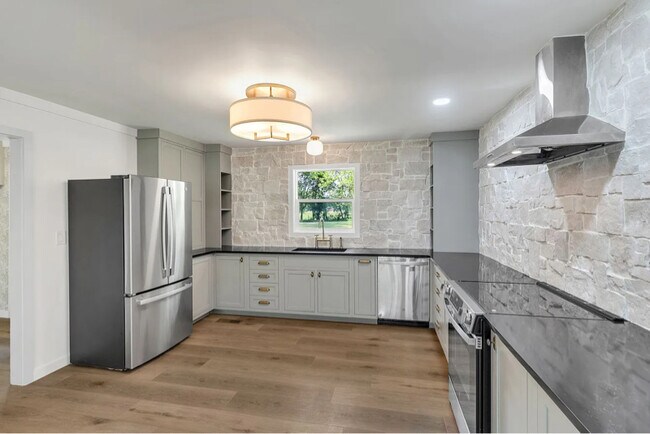 Foto del edificio - 1441 Compton Rd