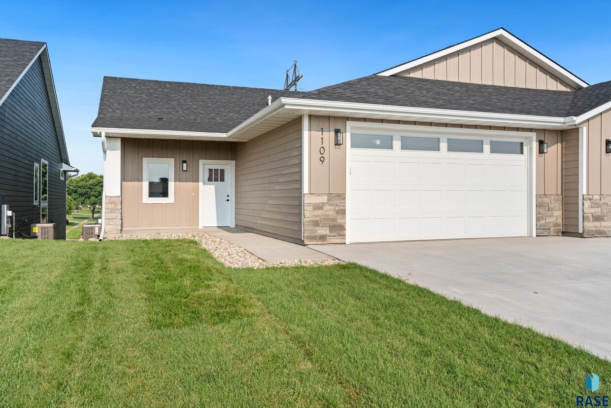 Foto principal - 1107 S Foss Ave