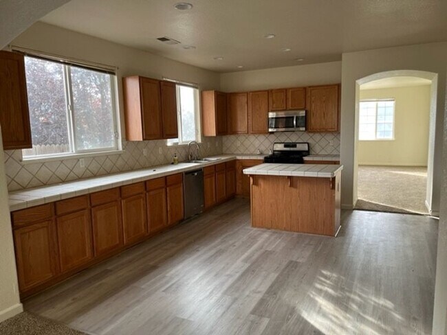 Foto del edificio - Fernley 4 Bedroom Home 