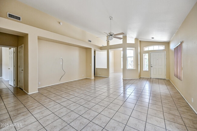 Building Photo - 9021 W Escuda Dr