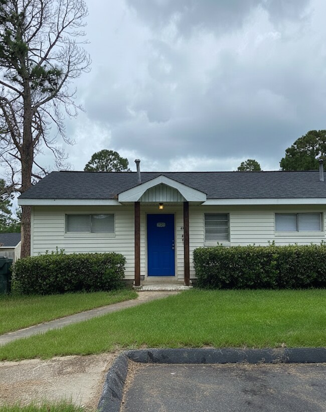 Foto del edificio - 411 Birchwood Dr