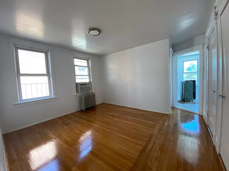 Primary Photo - 1110 Pierce Ave