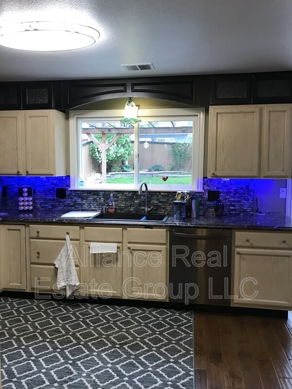 Foto del edificio - 9677 Whitecliff Pl