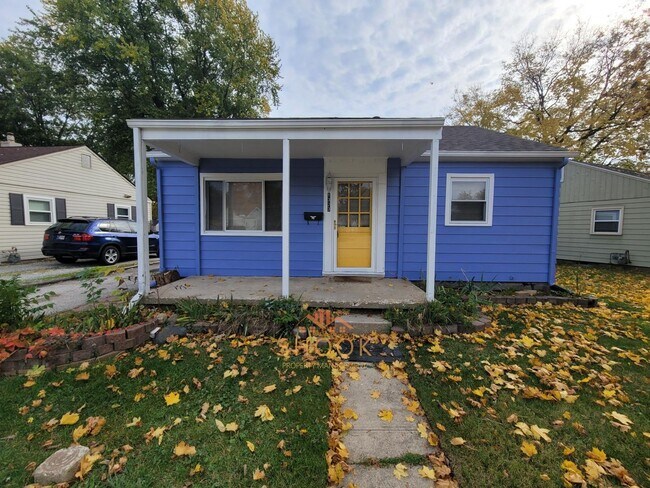Foto del edificio - FLIPPED 2 BR HOME, CENTRALLY LOCATED!