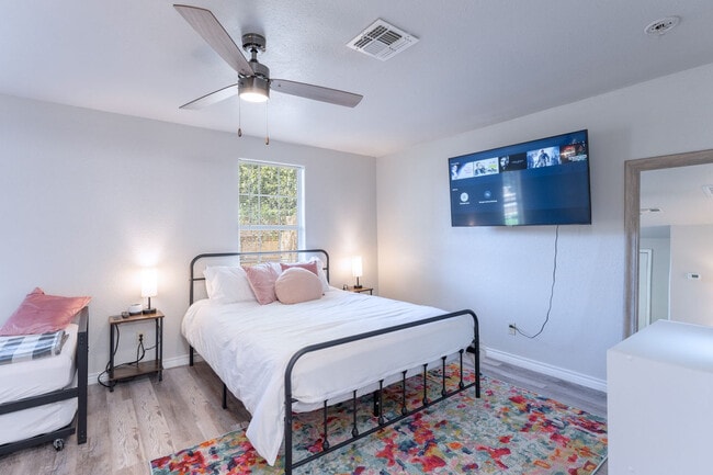 Building Photo - 1538 S 19th St