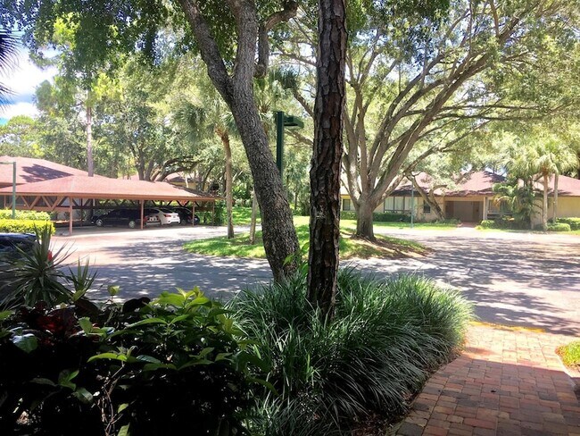Foto del edificio - 4283 Wood Ride Rd
