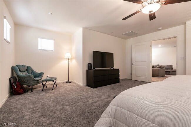 Foto del edificio - 10947 Meridian Fields Ave