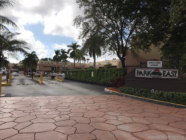 Foto del edificio - 230 NW 87th Ave