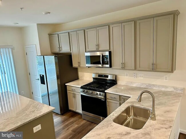 Building Photo - 209 Jenkins Way