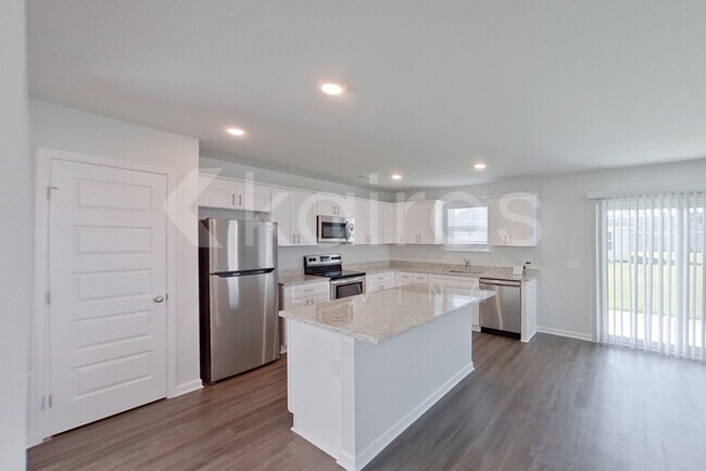 Building Photo - 141 Western Red Cedar Dr.