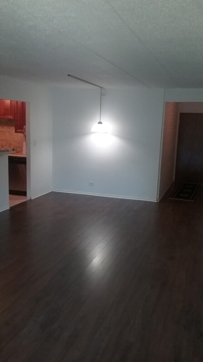 Foto del edificio - 3222 Sanders Rd