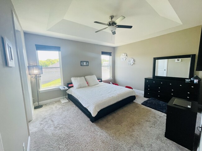 Building Photo - 4232 Woodland Cove Pky