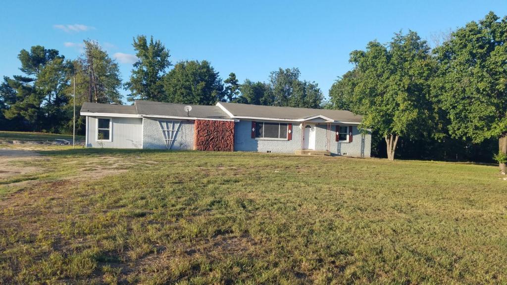 1083 N Point Pleasant House Rental in Gladewater, TX