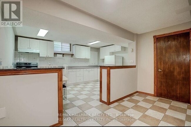 Building Photo - 364 Castlehill Rd