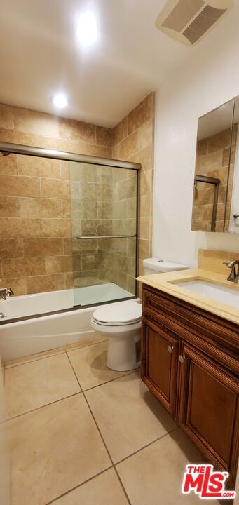 Guest Bath - 15480 Antioch St