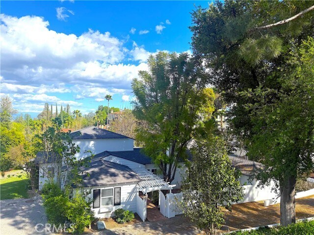 Foto del edificio - 4800 Brewster Dr