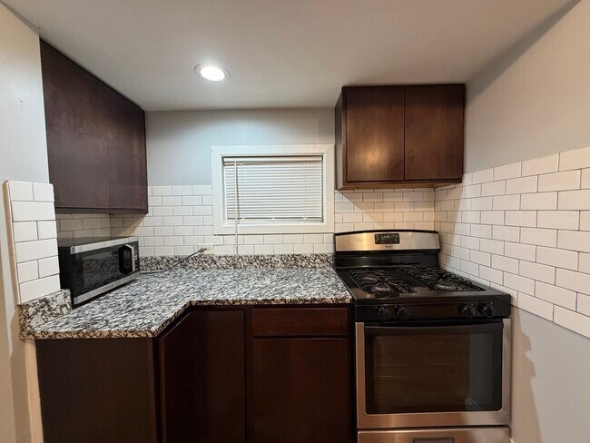 Foto del edificio - 3614 W George St